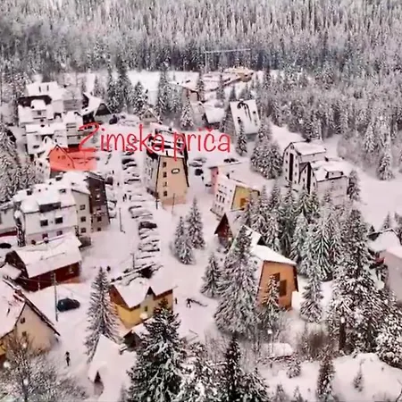 Zimska Prica アパート ヤホリナ