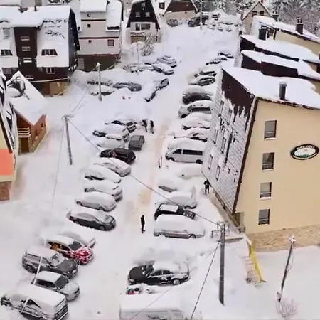 Zimska Prica アパート